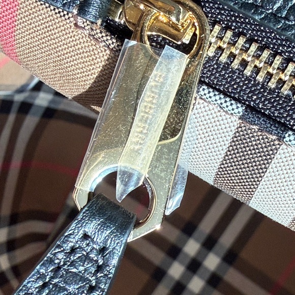 NEW Burberry London Tote - Picture 8 of 11